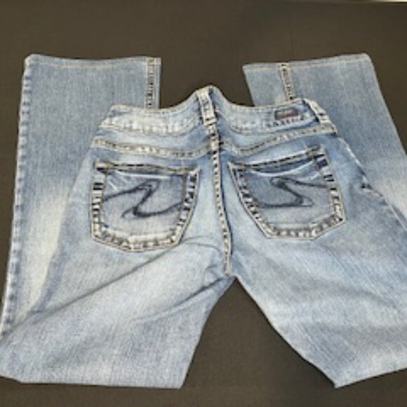 Women's Silver Jeans, Size 29/32 Suki Style. - Picture 3 of 11